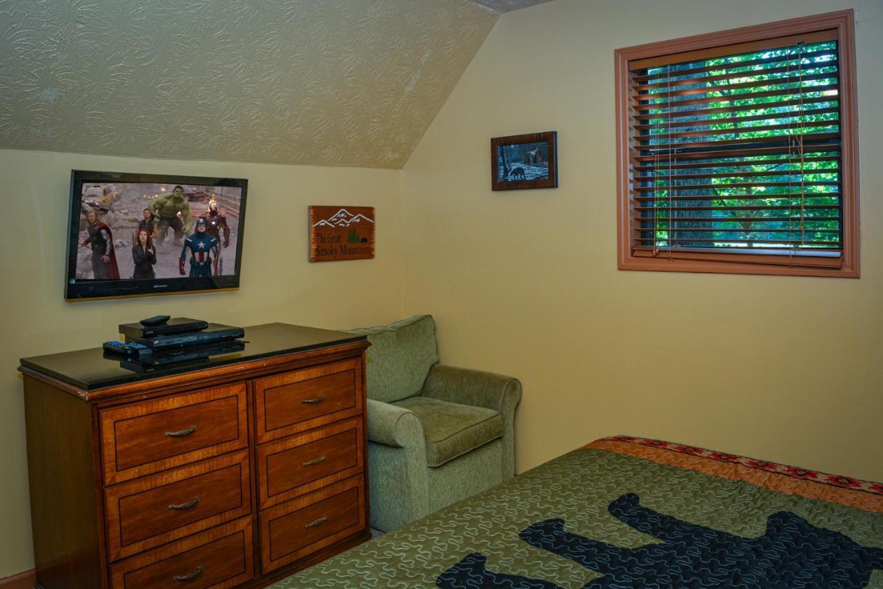 Bear Footin' On The Creek Villa Gatlinburg Exterior foto