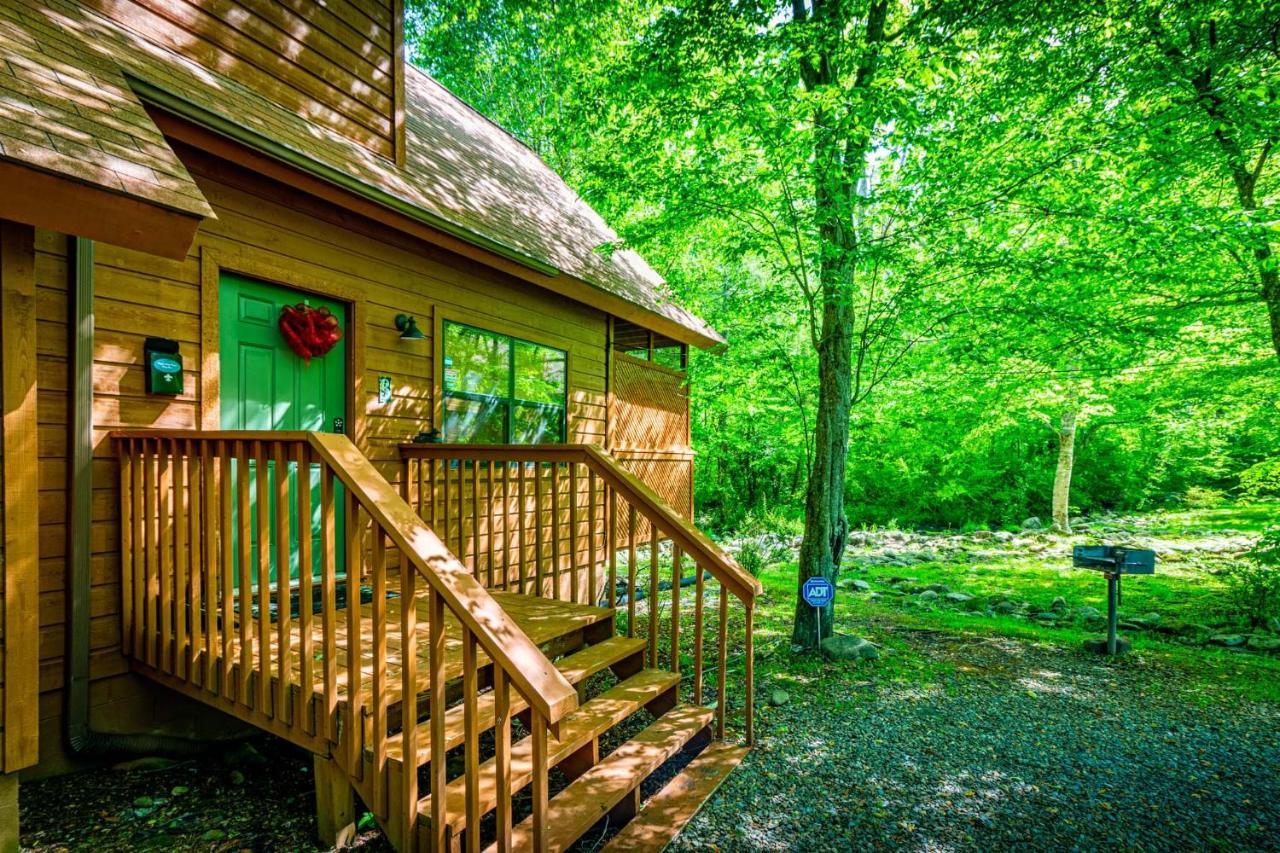 Bear Footin' On The Creek Villa Gatlinburg Exterior foto